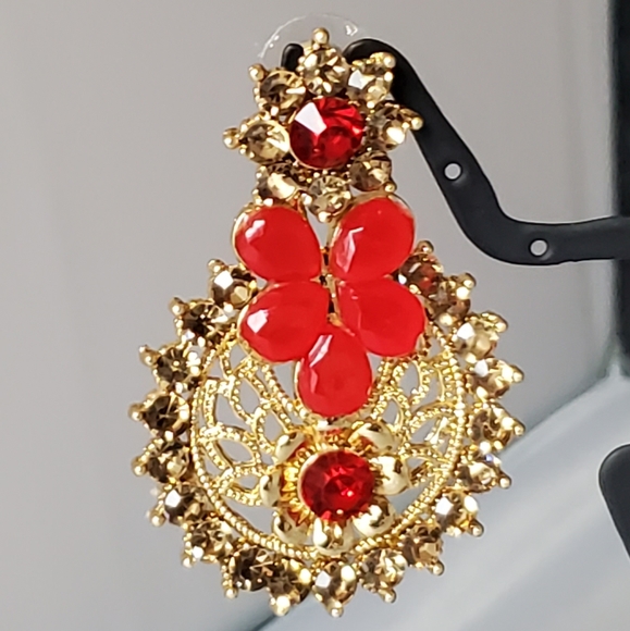 Fancy Earring - Picture 2 of 2